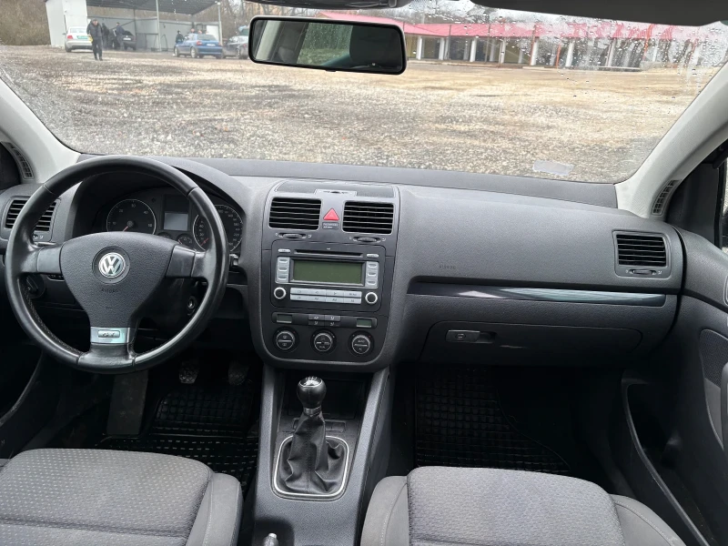 VW Golf 1.9 TDI, снимка 12 - Автомобили и джипове - 53479401