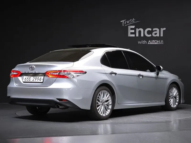 Toyota Camry 2.5 Бензин, снимка 2 - Автомобили и джипове - 55432367
