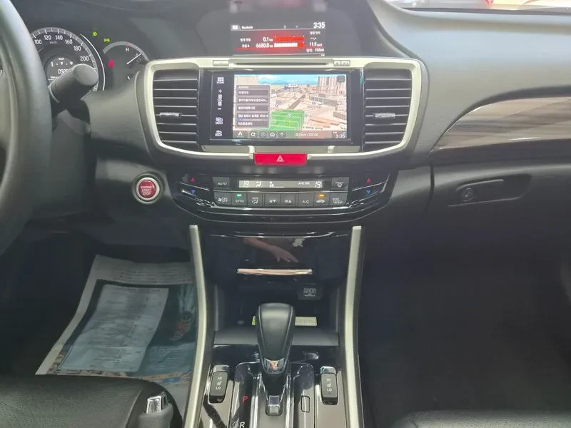 Honda Accord 2.4 9Th Generation, снимка 10 - Автомобили и джипове - 55750885