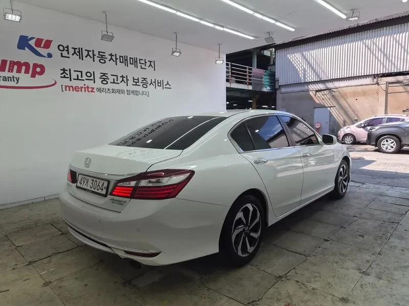 Honda Accord 2.4 9Th Generation, снимка 5 - Автомобили и джипове - 55750885