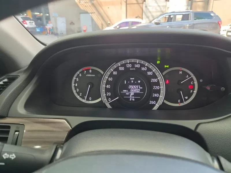 Honda Accord 2.4 9Th Generation, снимка 9 - Автомобили и джипове - 55750885