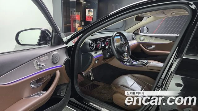 Mercedes-Benz C 200 | КАМЕРА| HEAD UP| PANO| ПОДГРЕВ| ПАМЕТ, снимка 7 - Автомобили и джипове - 55897855