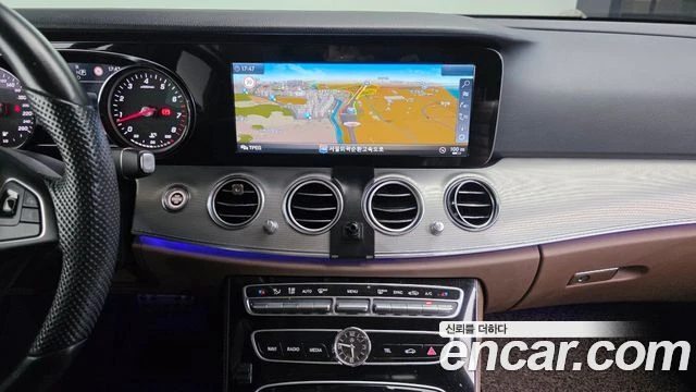 Mercedes-Benz C 200 | КАМЕРА| HEAD UP| PANO| ПОДГРЕВ| ПАМЕТ, снимка 5 - Автомобили и джипове - 55897855