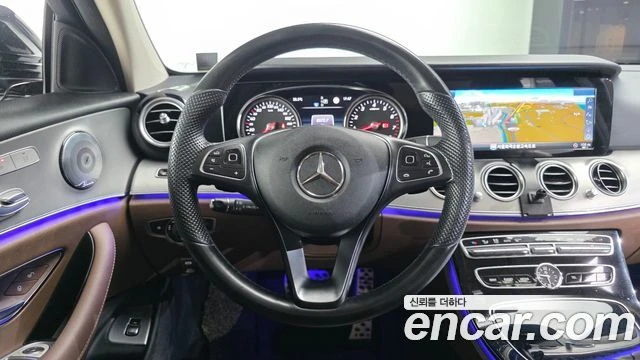 Mercedes-Benz C 200 | КАМЕРА| HEAD UP| PANO| ПОДГРЕВ| ПАМЕТ, снимка 4 - Автомобили и джипове - 55897855