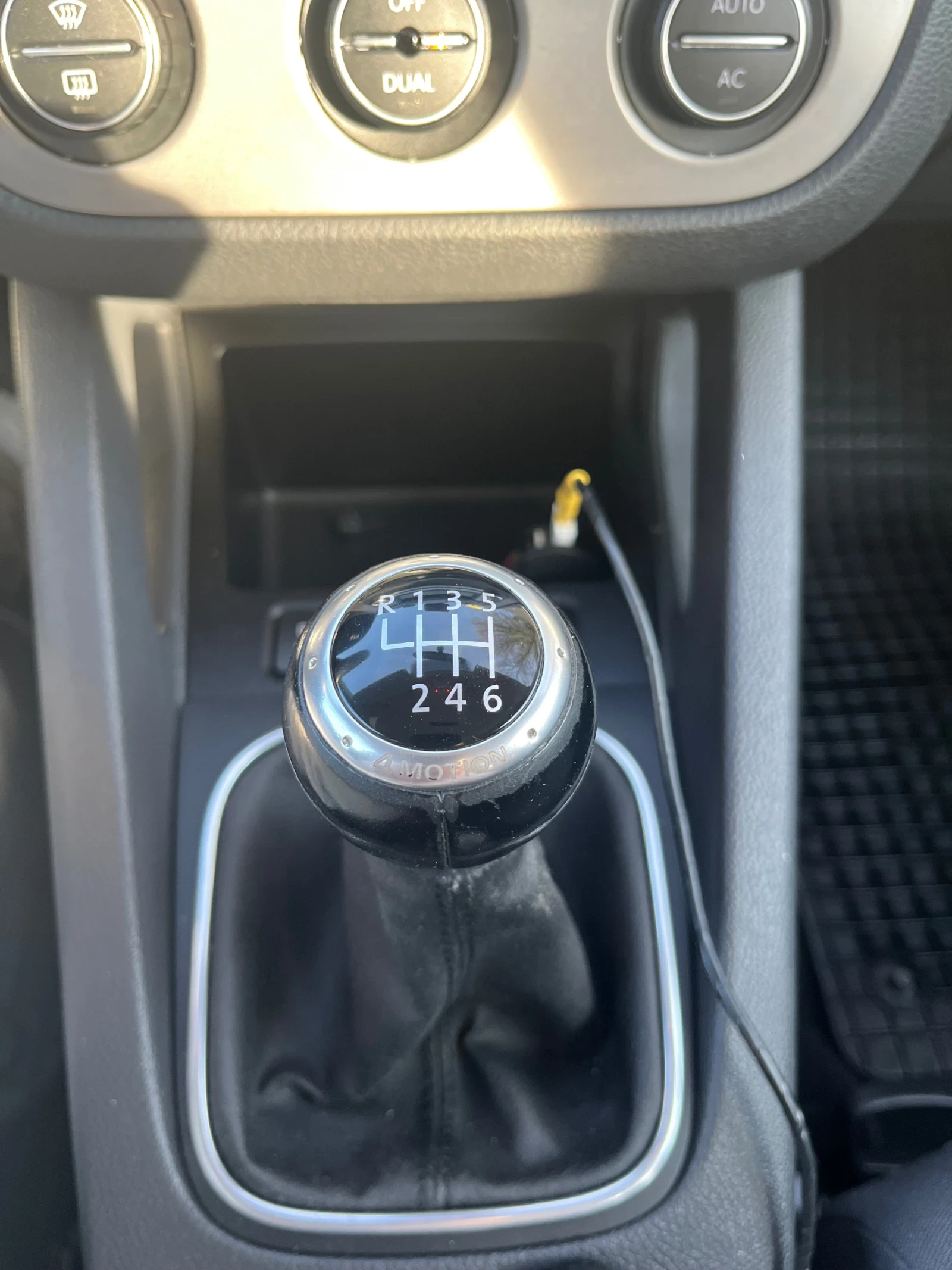 VW Golf 1.9TDI 105hp 4motion 6 скорости - изображение 9