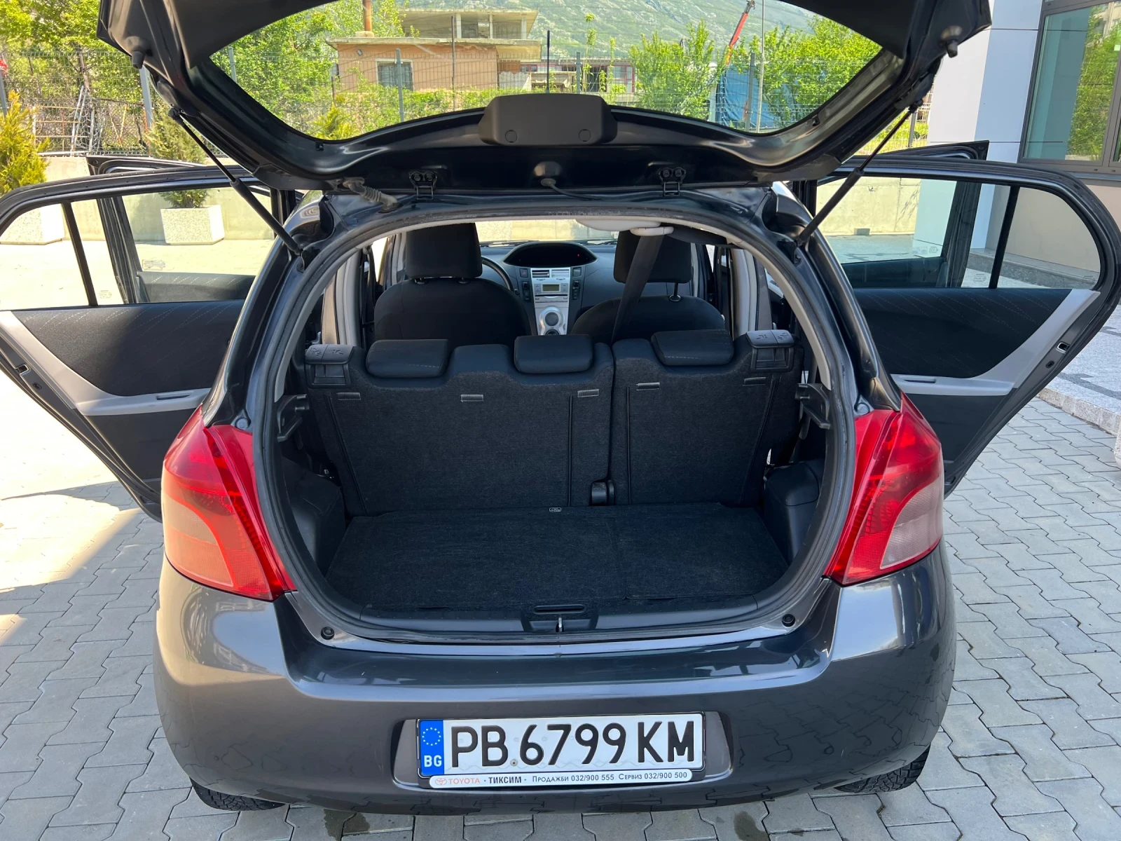 Toyota Yaris  1.33 VVT-i * ПЪРВИ СОБСТВЕНИК  - изображение 6