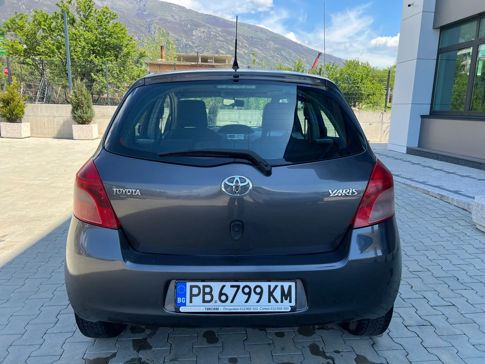 Toyota Yaris  1.33 VVT-i * ПЪРВИ СОБСТВЕНИК  - изображение 2