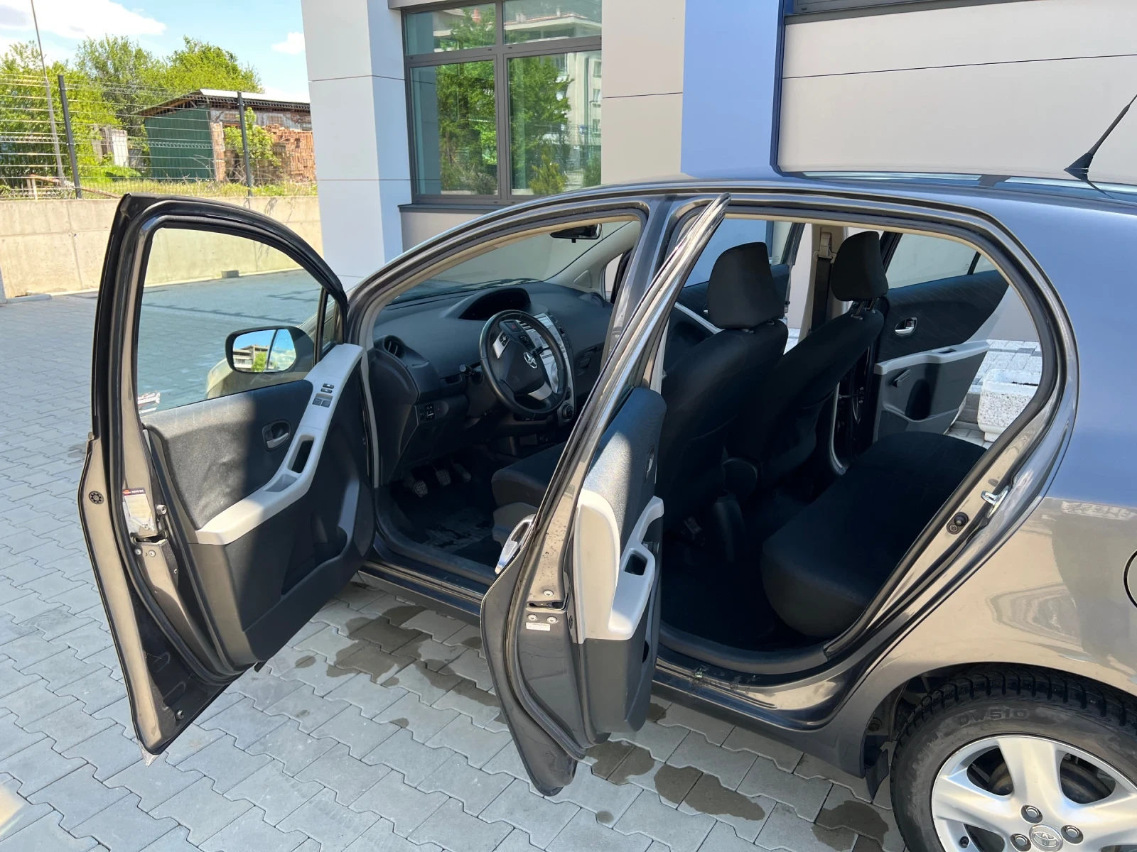 Toyota Yaris  1.33 VVT-i * ПЪРВИ СОБСТВЕНИК  - изображение 7