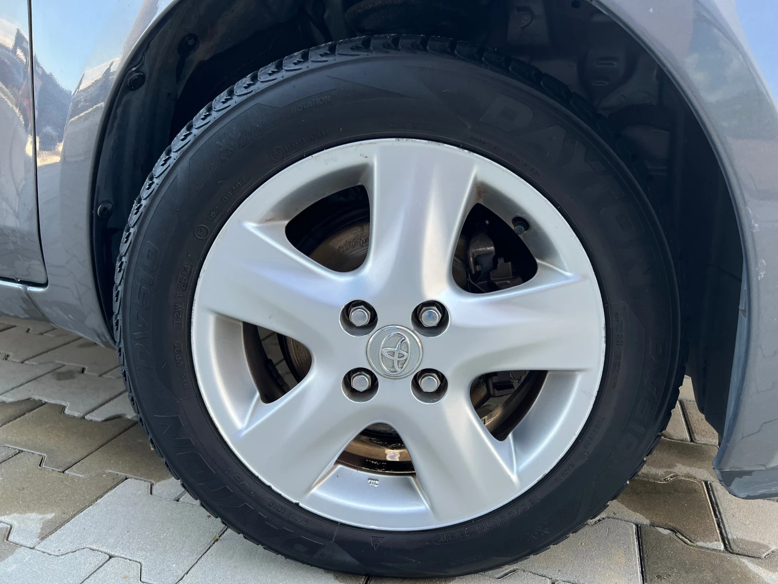 Toyota Yaris  1.33 VVT-i * ПЪРВИ СОБСТВЕНИК  - изображение 4
