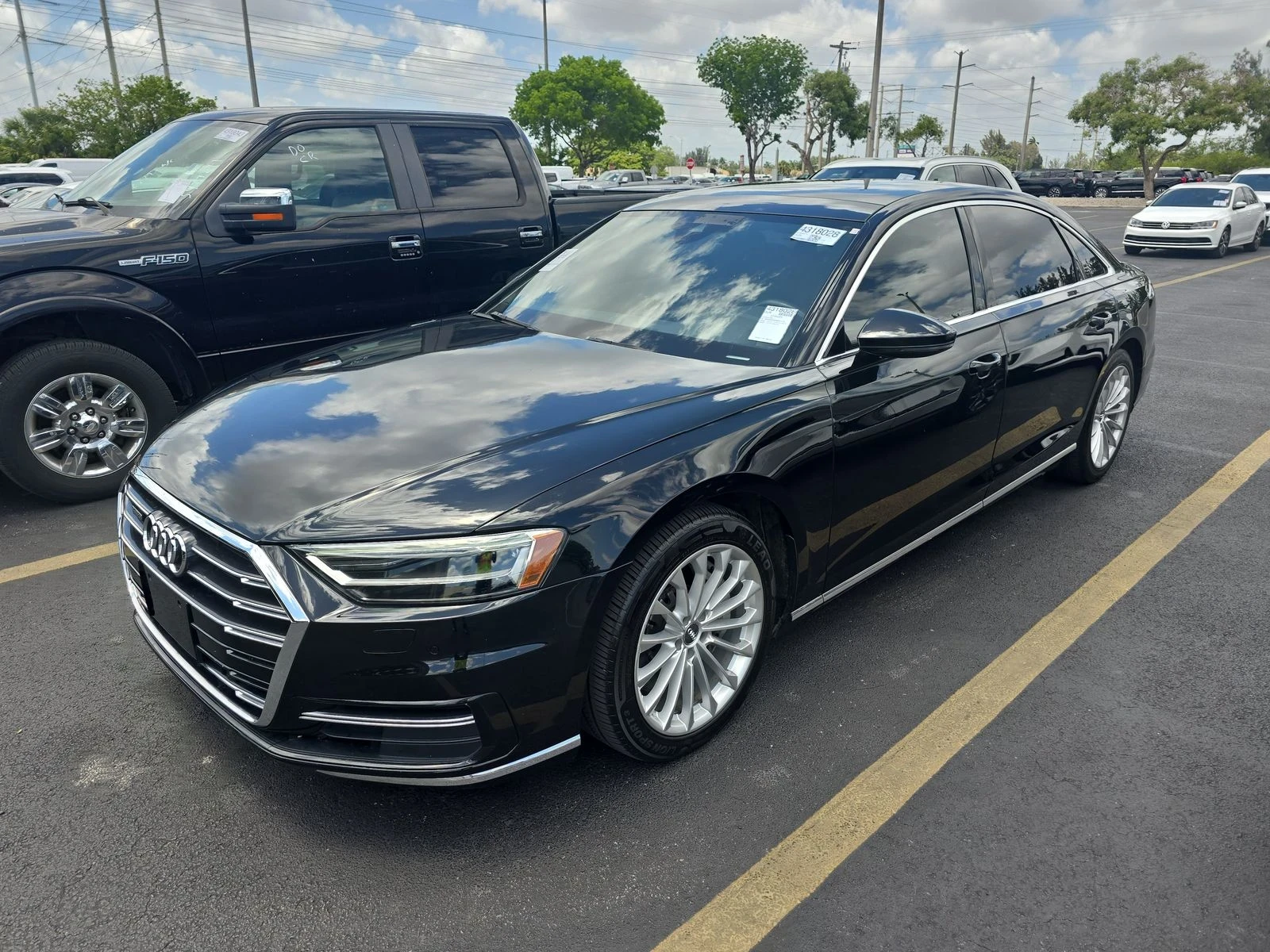 Audi A8  - изображение 2