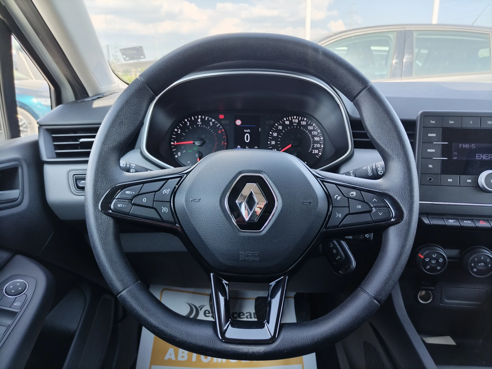 Renault Clio 1.0TCe/ 100к.с./Life - изображение 10
