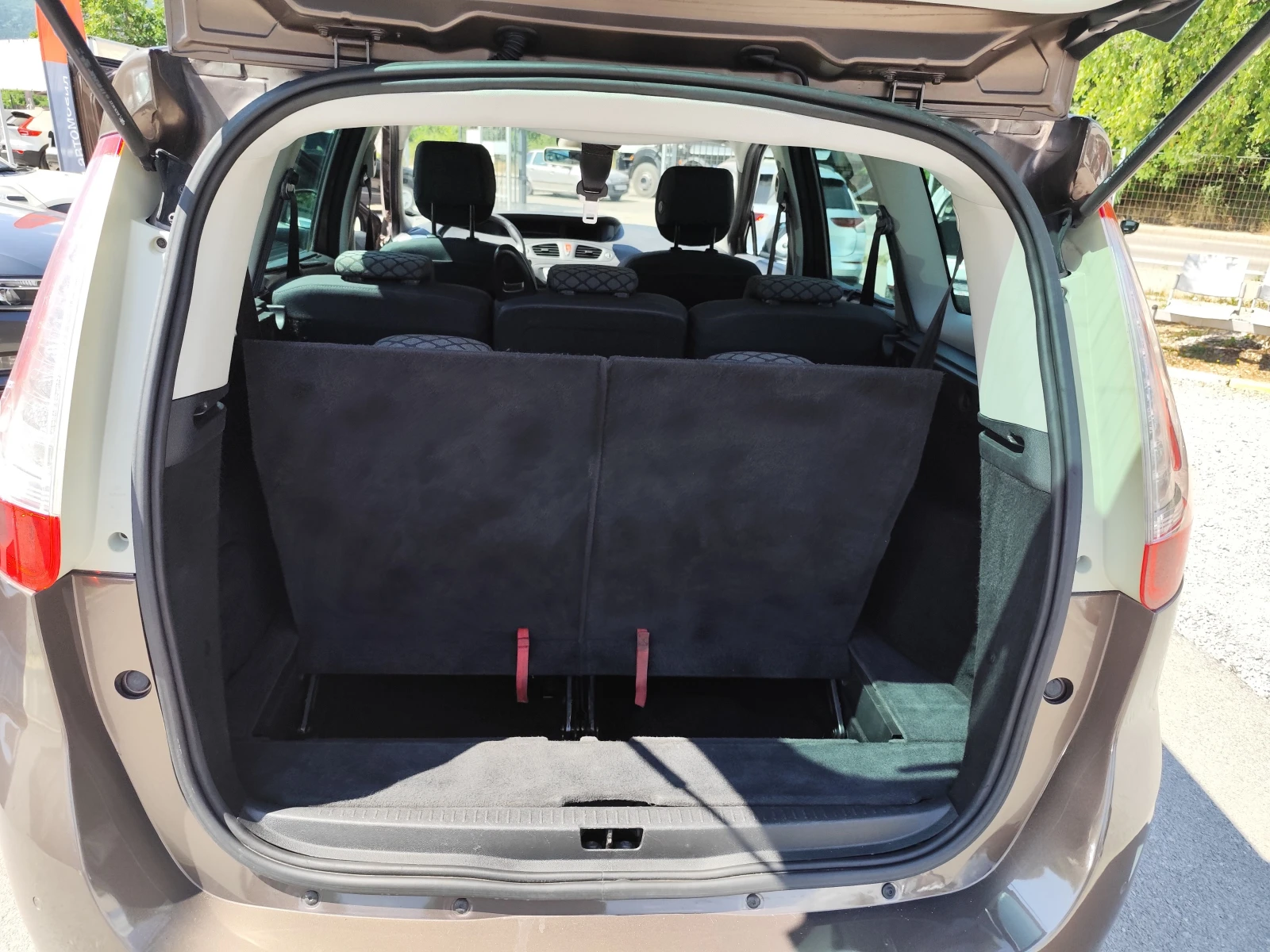 Renault Scenic 1.4TCE* 7 МЕСТА* 6 СКОРОСТИ* NAVI* EURO5A*  - изображение 10