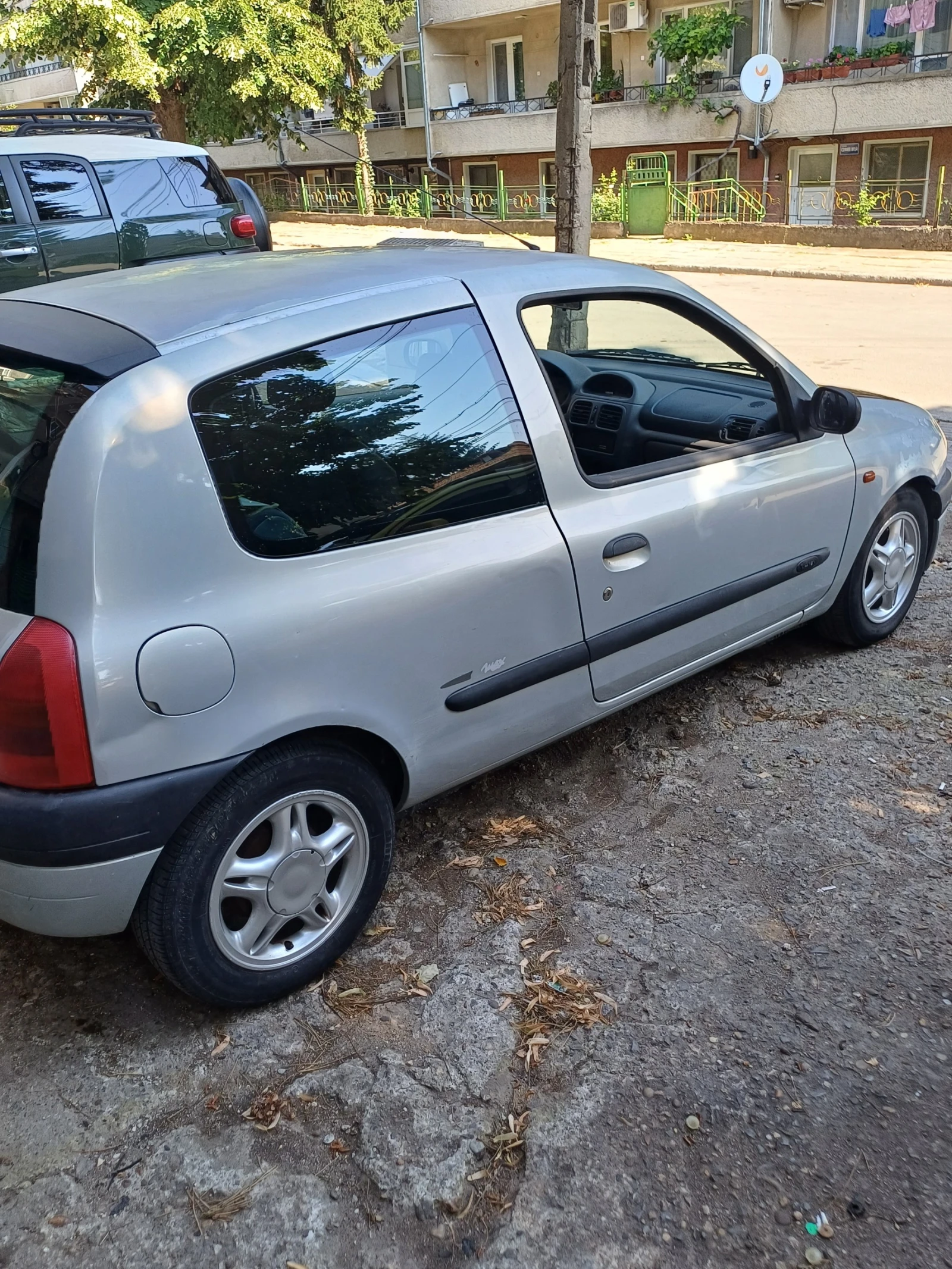 Renault Clio 1.4 - изображение 5