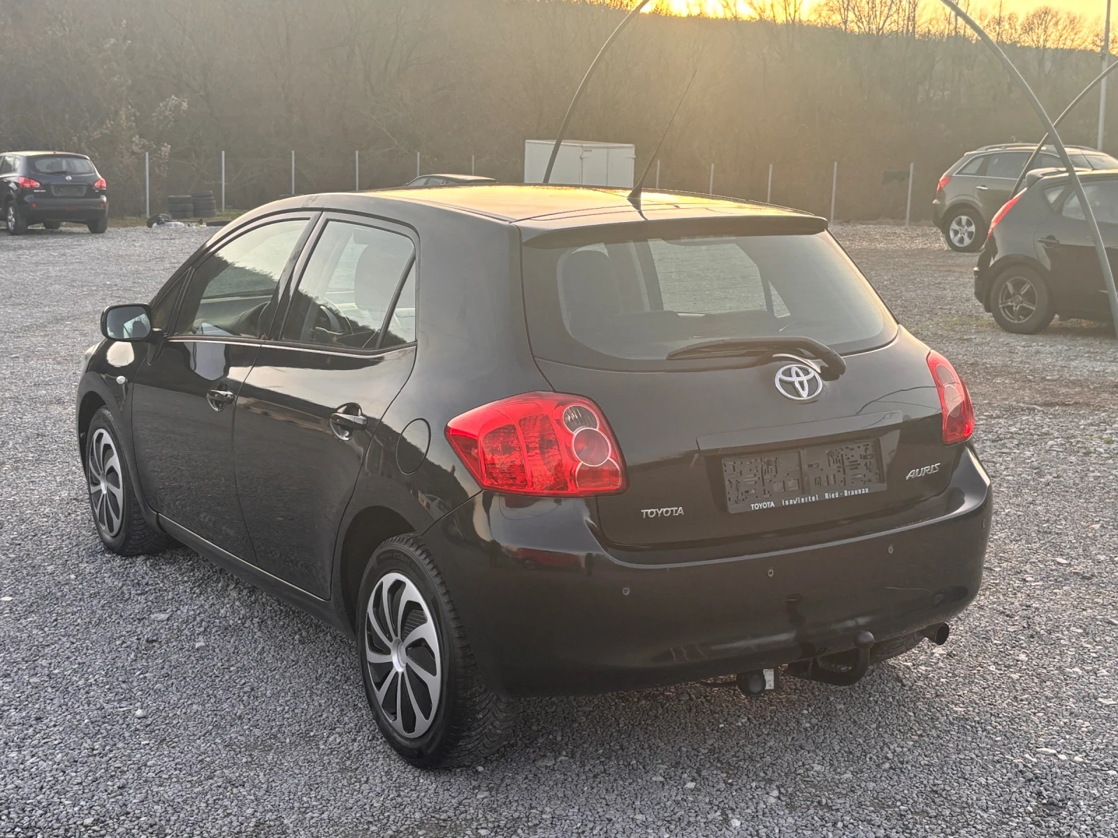 Toyota Auris 1.6 i 124k - изображение 4