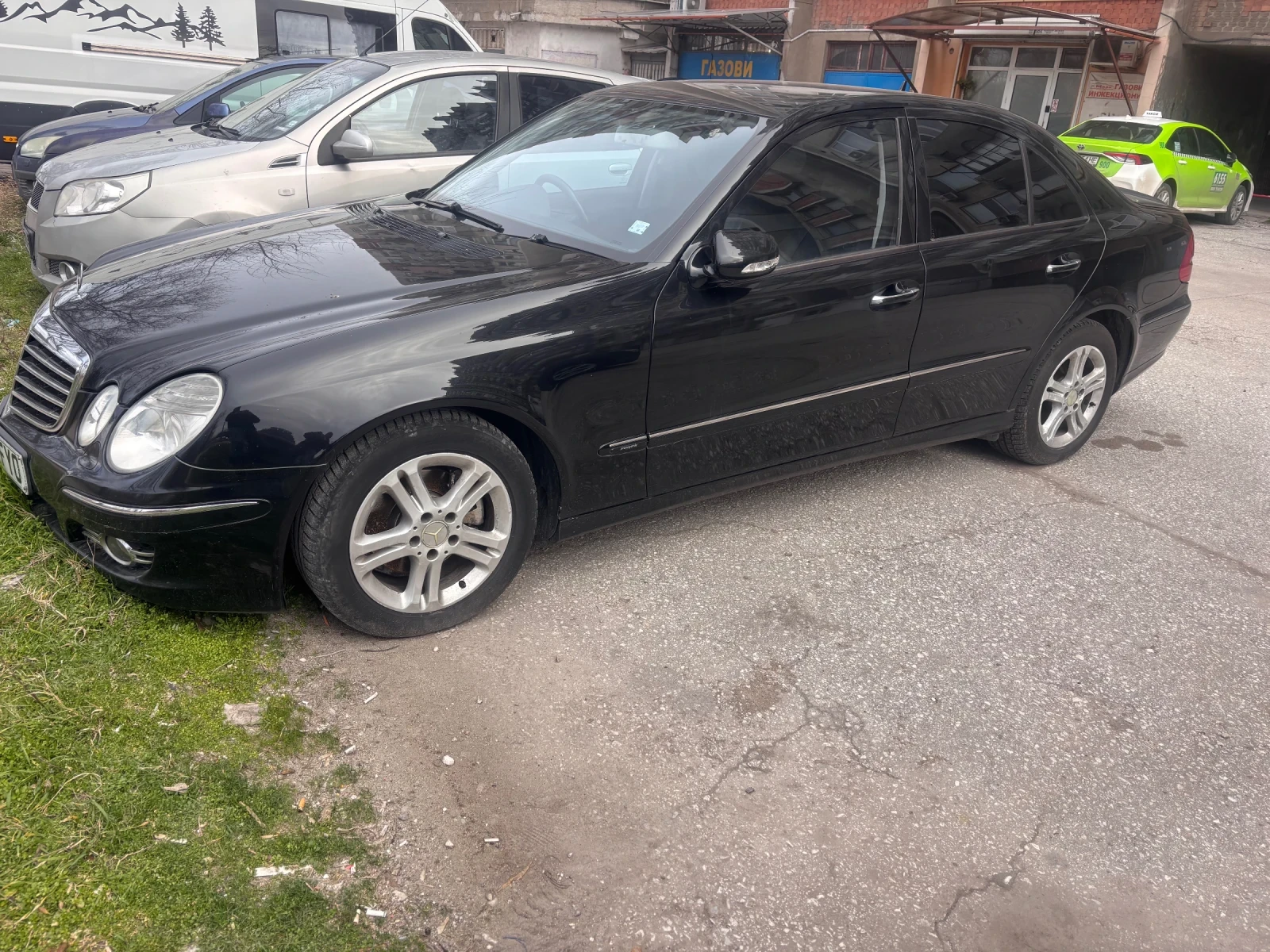 Mercedes-Benz E 220  - изображение 4