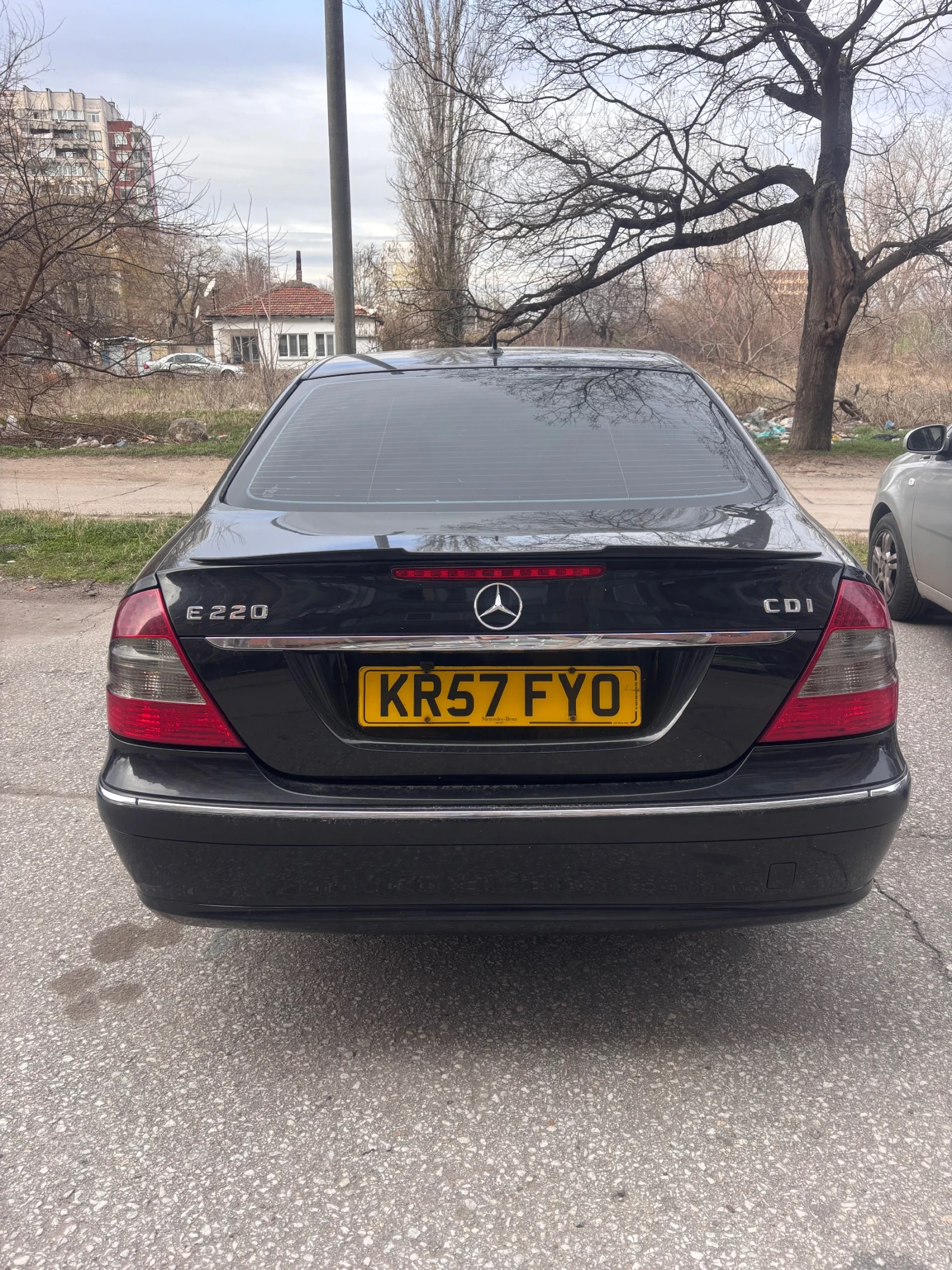 Mercedes-Benz E 220  - изображение 2
