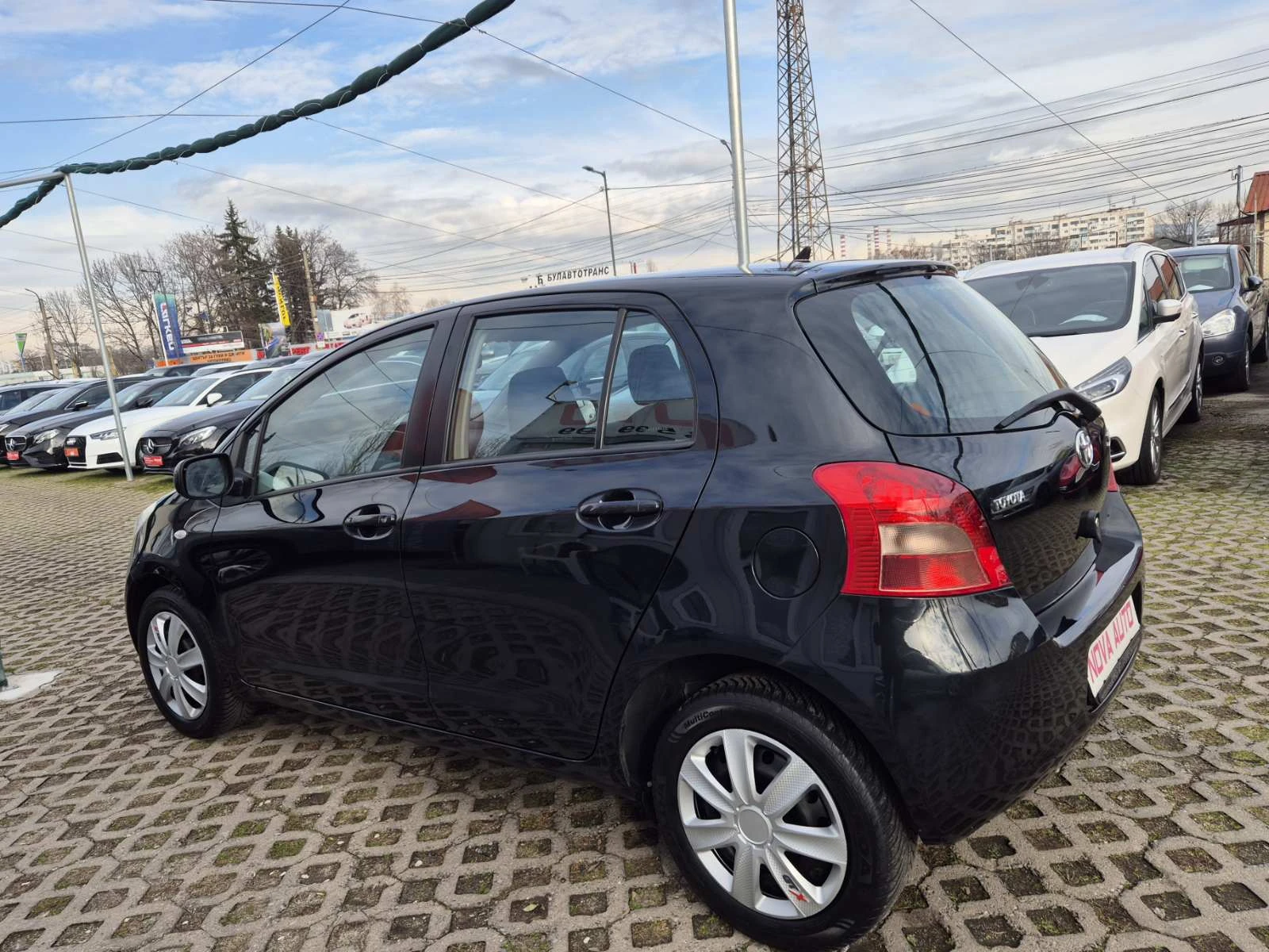 Toyota Yaris 1.3i - изображение 2