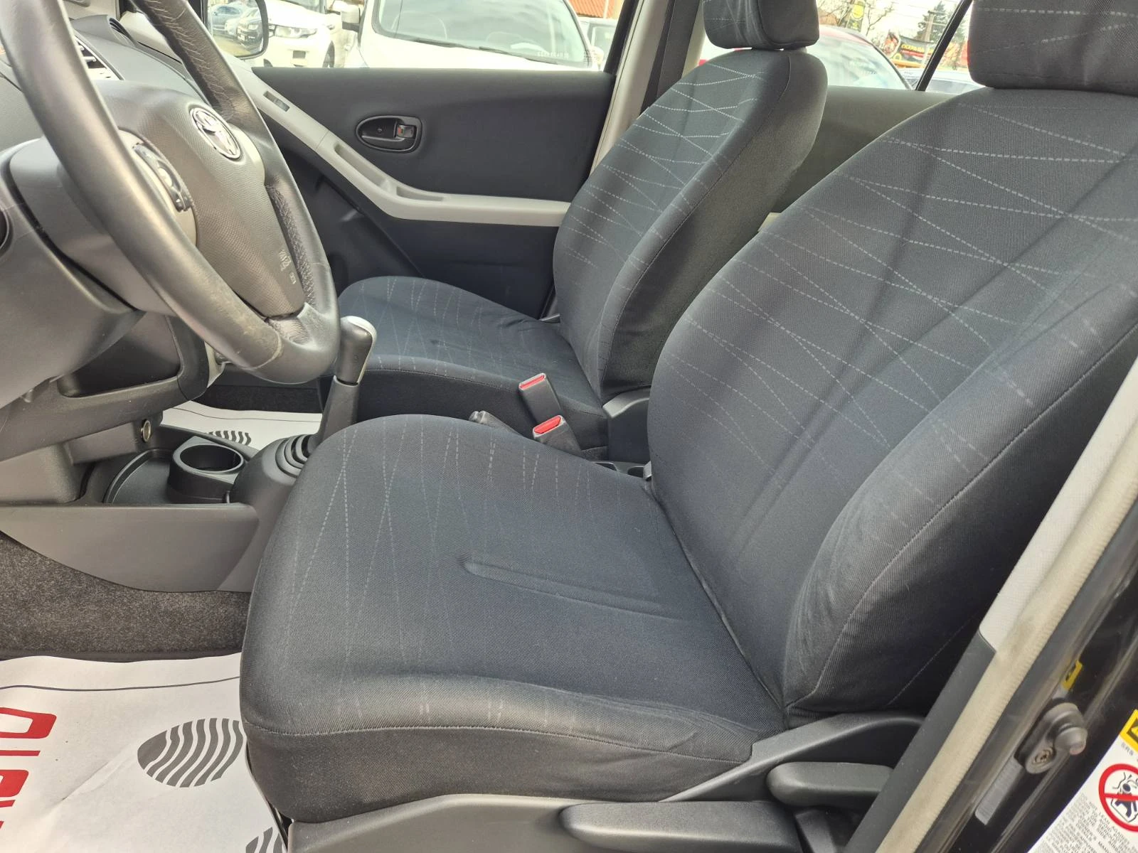 Toyota Yaris 1.3i - изображение 7