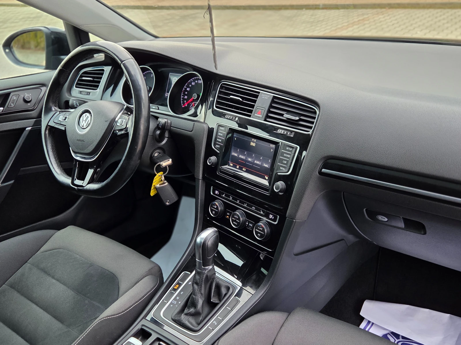 VW Golf R Line* DSG* LED* Панорама* , снимка 11 - Автомобили и джипове - 53730533