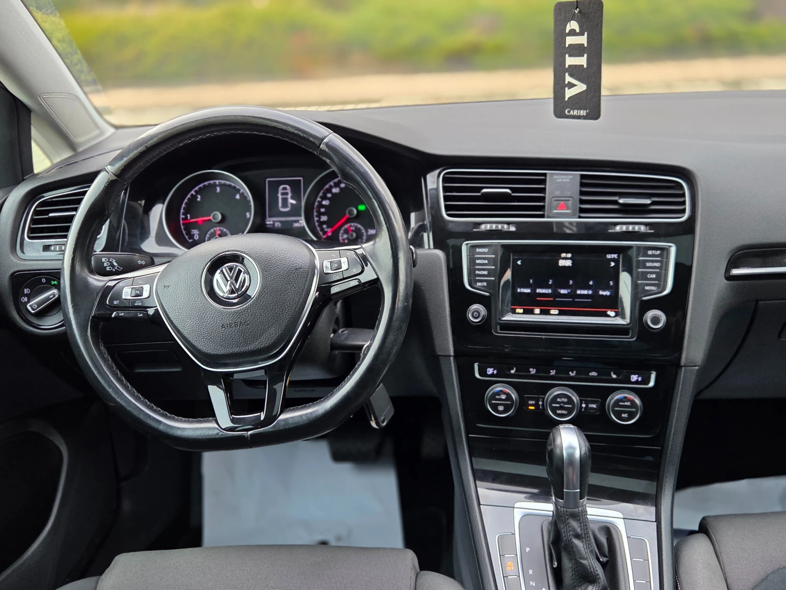 VW Golf R Line* DSG* LED* Панорама* , снимка 12 - Автомобили и джипове - 53730533