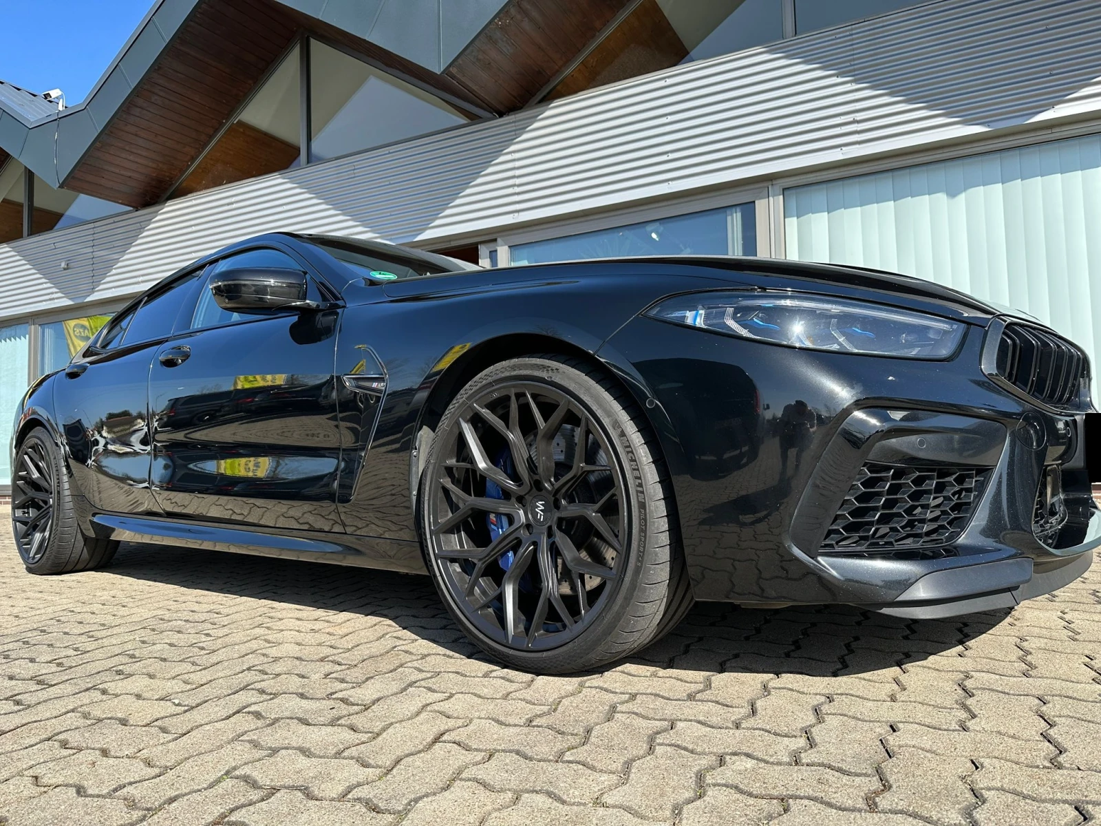 BMW M8 Competition xDrive - изображение 3