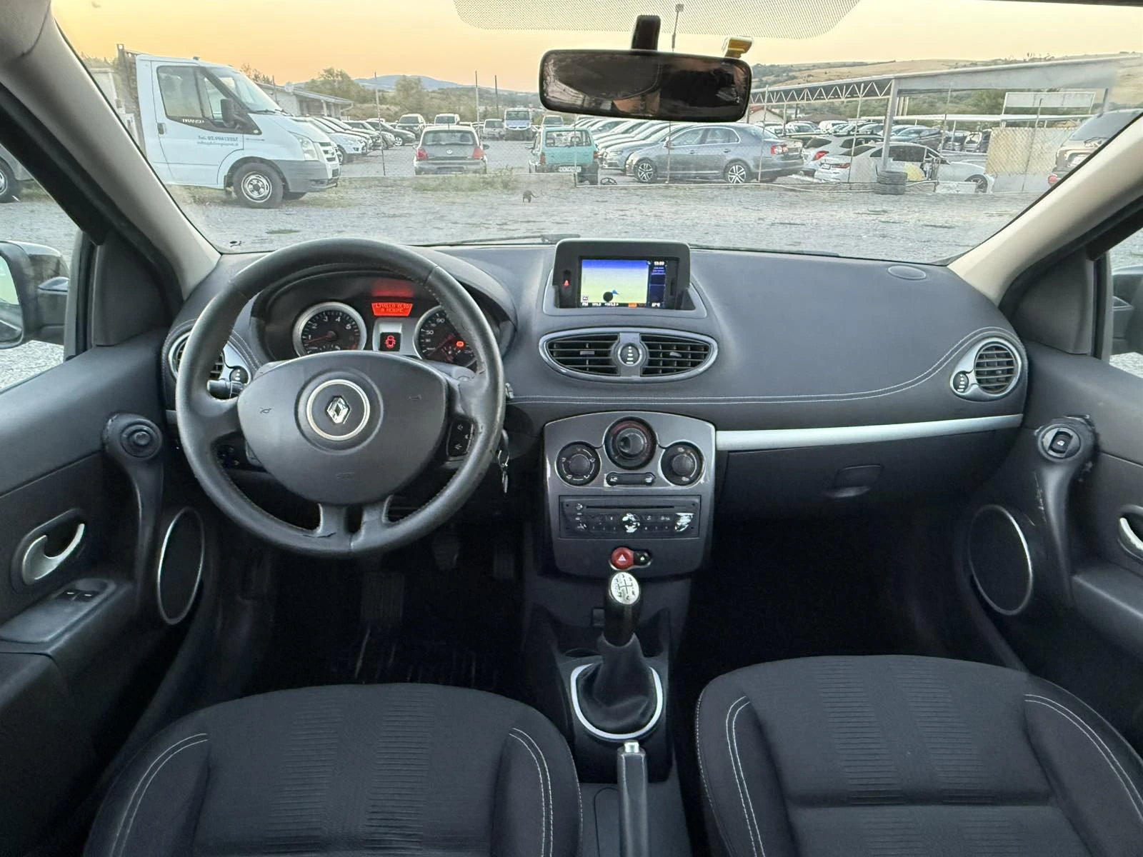 Renault Clio TH, снимка 5 - Автомобили и джипове - 53750102