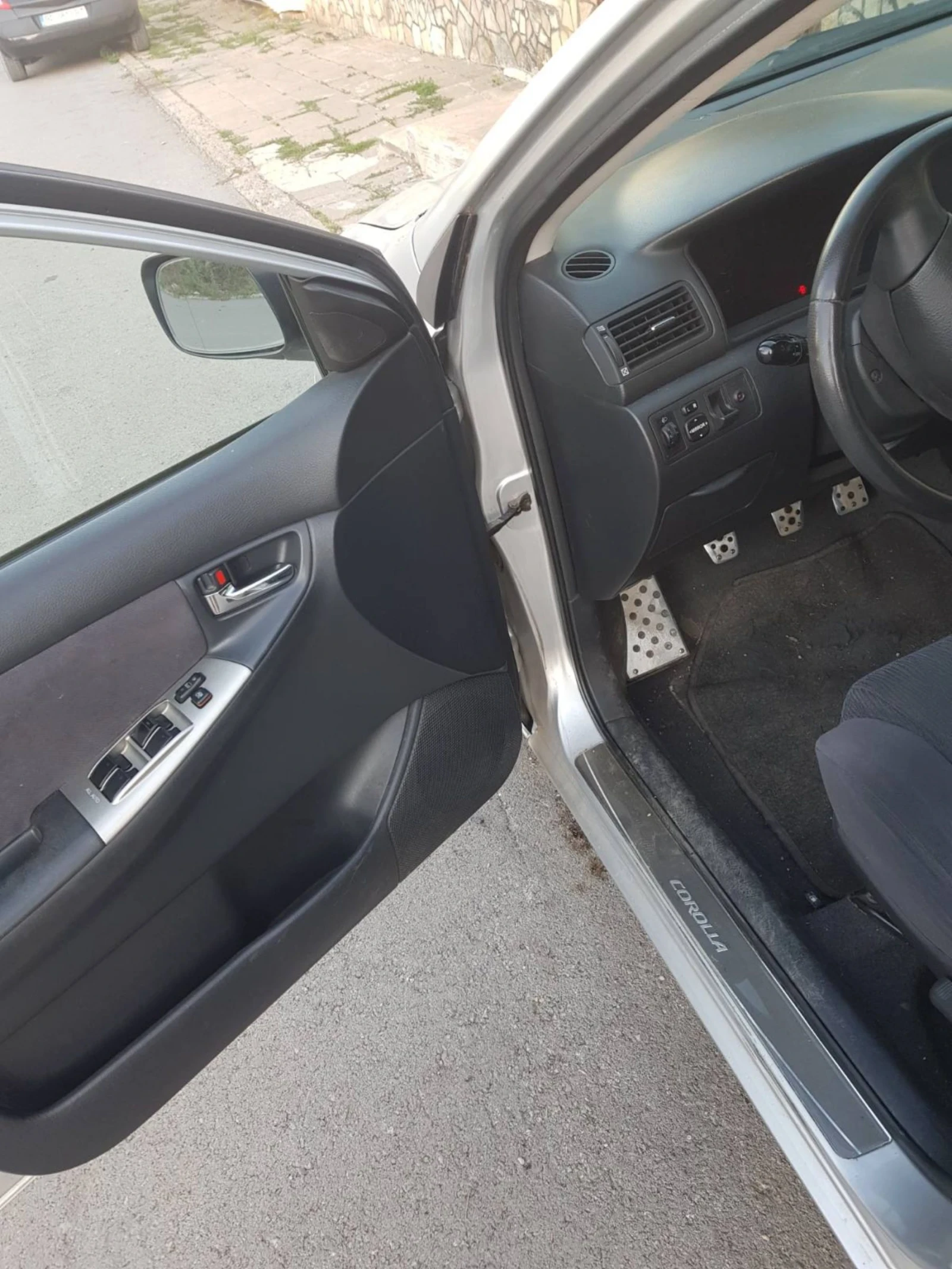 Toyota Corolla | Mobile.bg � ����������� 11