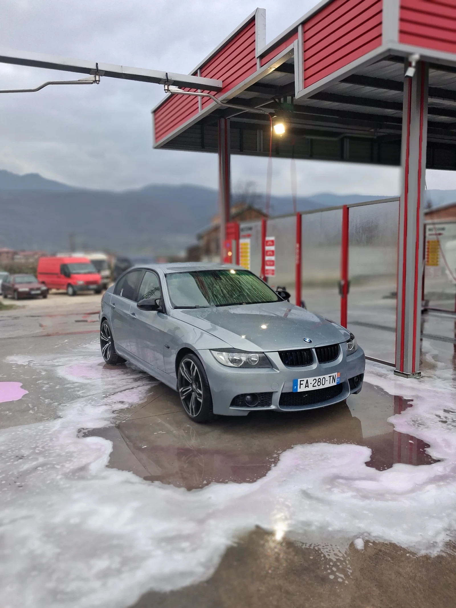 BMW 320, снимка 4 - Автомобили и джипове - 54080622