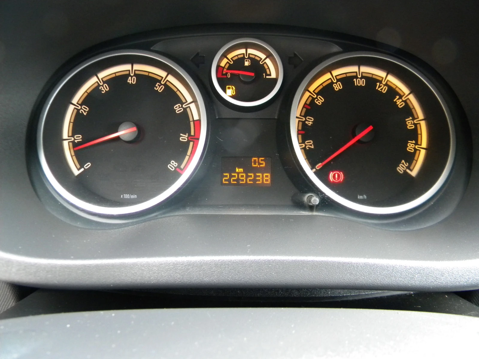 Opel Corsa 1.2* EURO5A, снимка 9 - Автомобили и джипове - 54081759