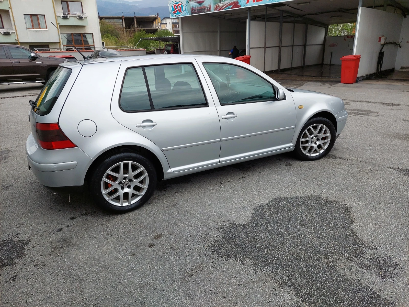 VW Golf 1.9 TDI, снимка 4 - Автомобили и джипове - 54478604