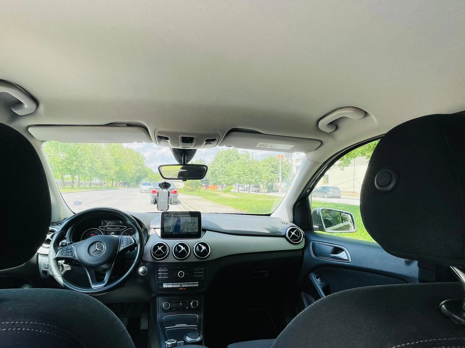 Mercedes-Benz B 180, снимка 8 - Автомобили и джипове - 54552805