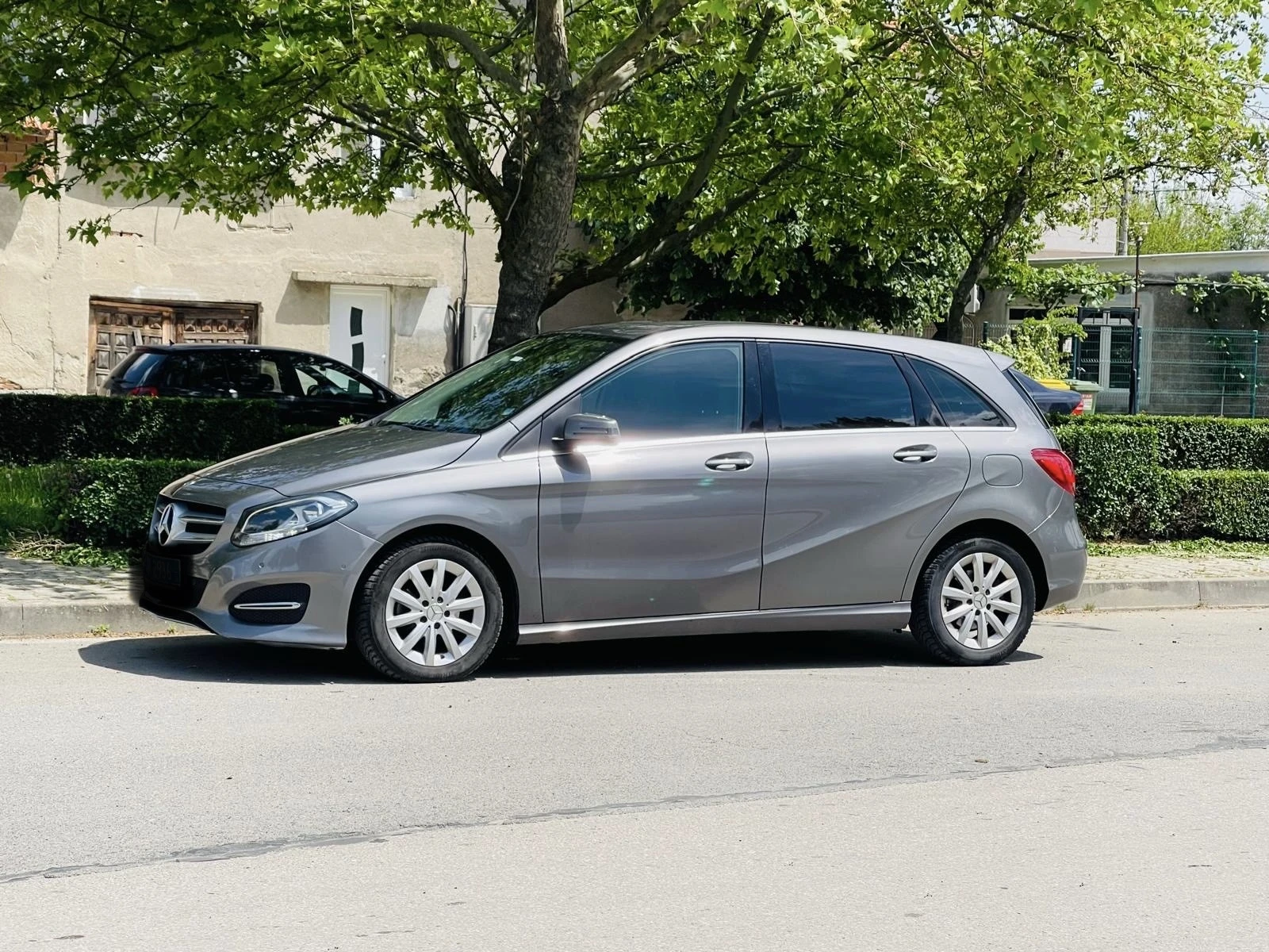 Mercedes-Benz B 180, снимка 3 - Автомобили и джипове - 54552805