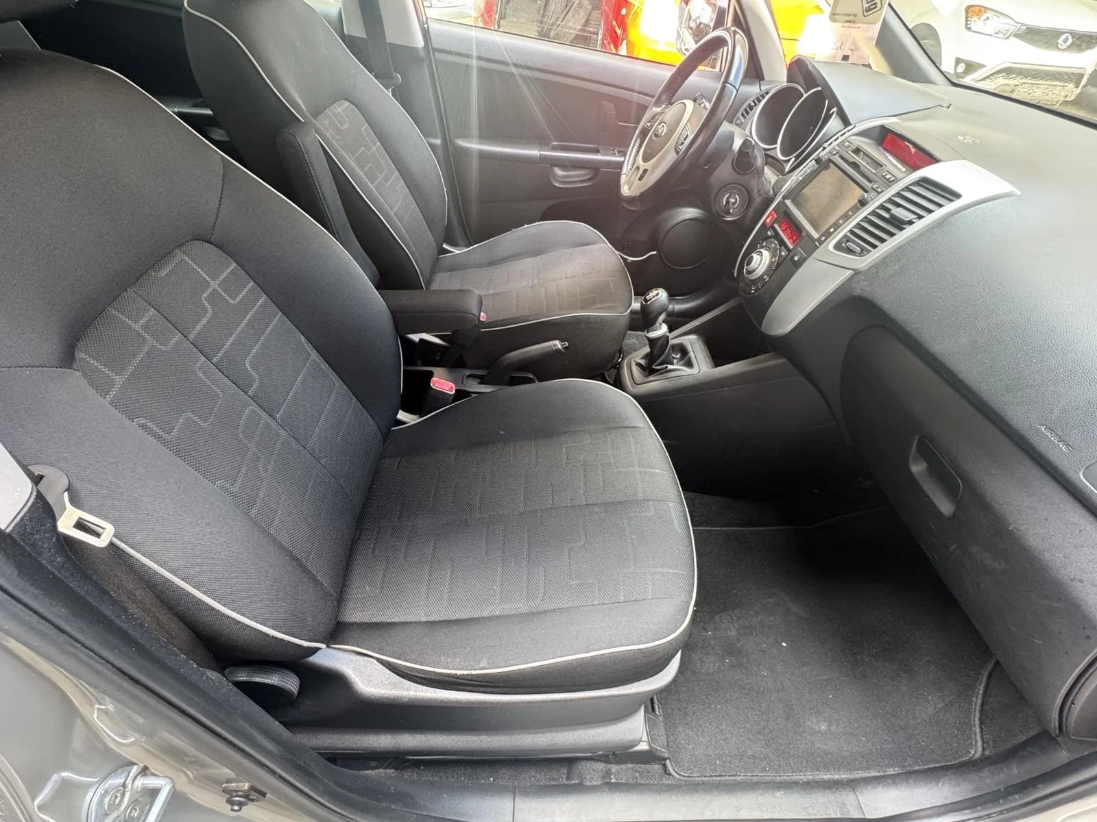 Kia Venga, снимка 8 - Автомобили и джипове - 54707794