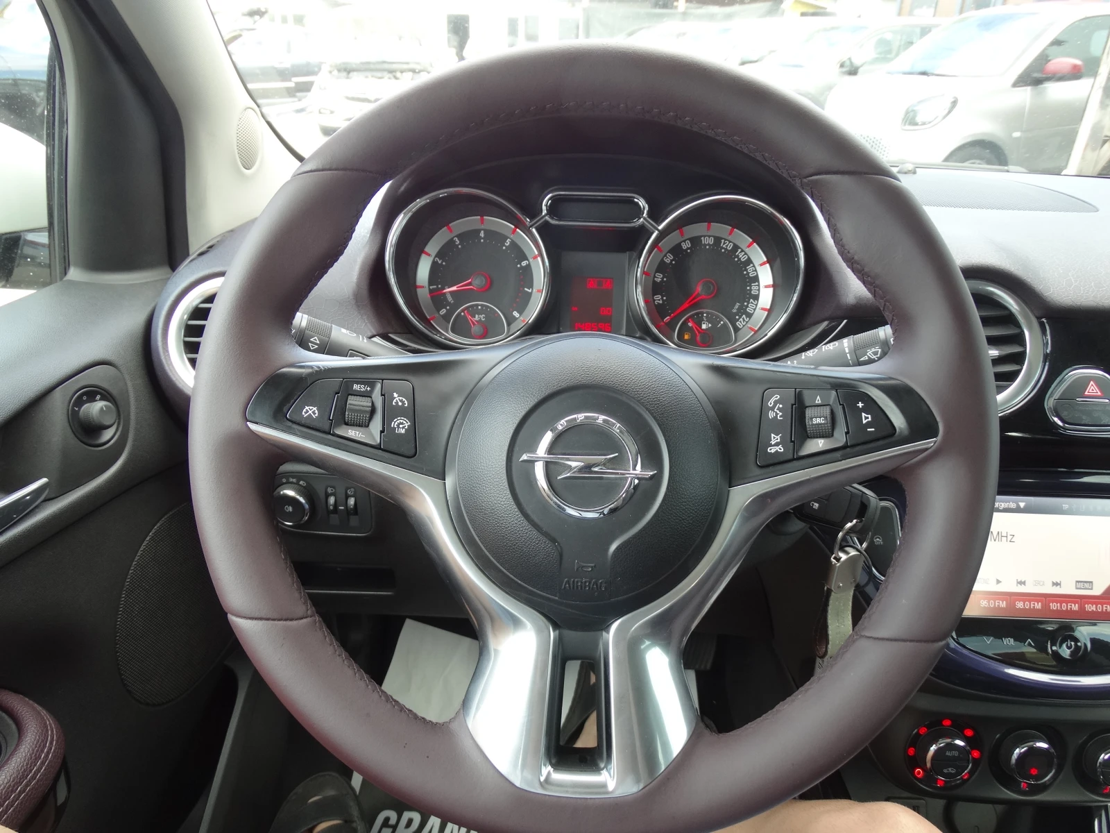 Opel Adam 1.4 100к.с., снимка 16 - Автомобили и джипове - 55229219