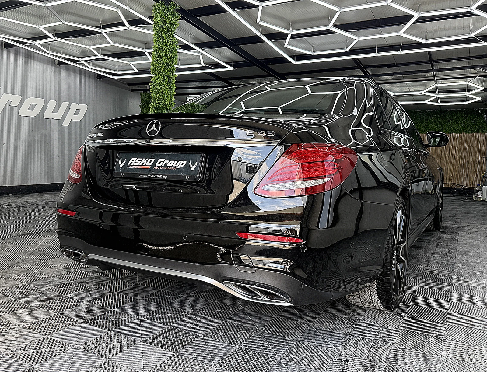 Mercedes-Benz E 43 AMG 4-MATIC/AMG/ PANORAMA/360-K/ТОП!!СОБСТВЕН ЛИЗИНГ, снимка 6 - Автомобили и джипове - 55313984
