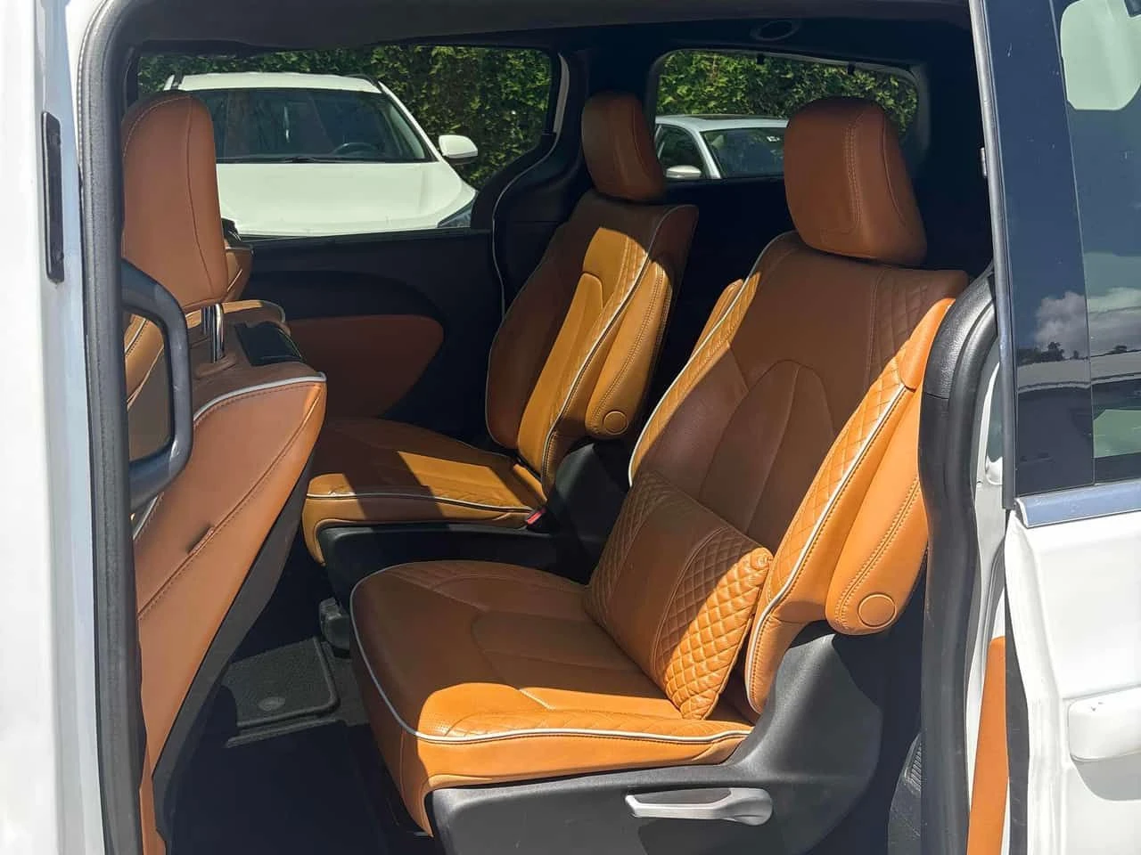 Chrysler Pacifica * Pinnacle * АВТОКРЕДИТ БЕЗ ПЪРВОНАЧАЛНА ВНОСКА* , снимка 12 - Автомобили и джипове - 55588672