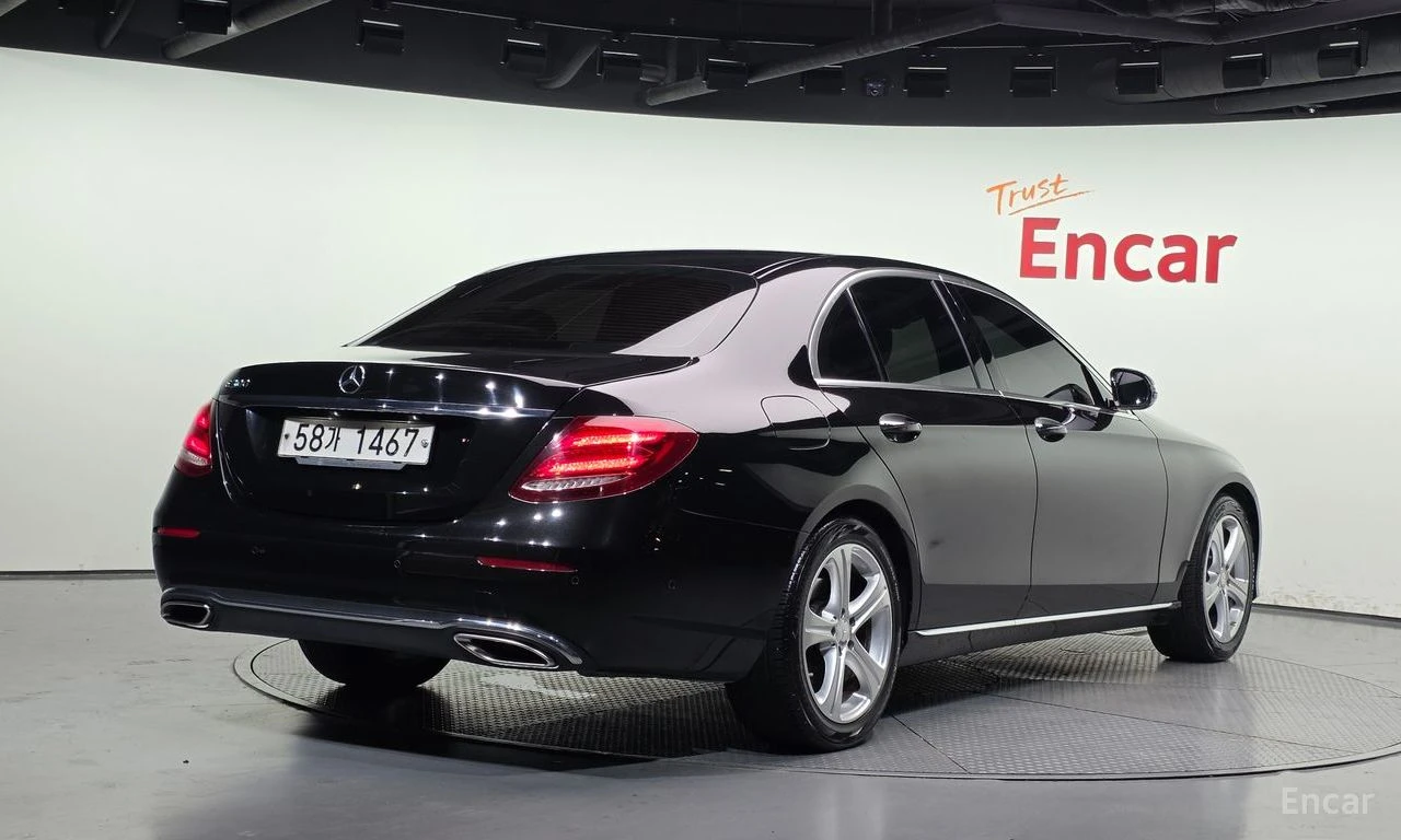 Mercedes-Benz C 200 | КАМЕРА| HEAD UP| PANO| ПОДГРЕВ| ПАМЕТ, снимка 2 - Автомобили и джипове - 55897855