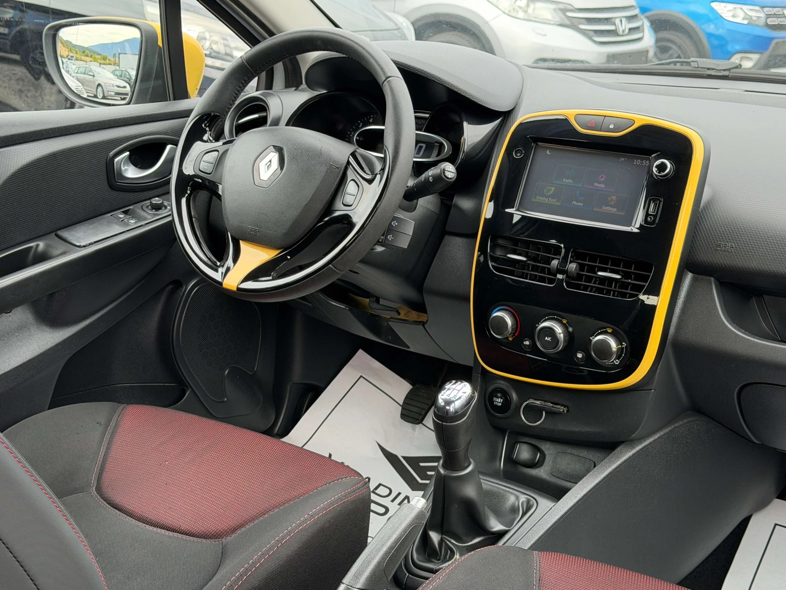 Renault Clio 1.5dCi E6 / РЕАЛНИ КМ / 1 - СОБСТВЕНИК/ БЕЗ РЪЖДА, снимка 14 - Автомобили и джипове - 56196373