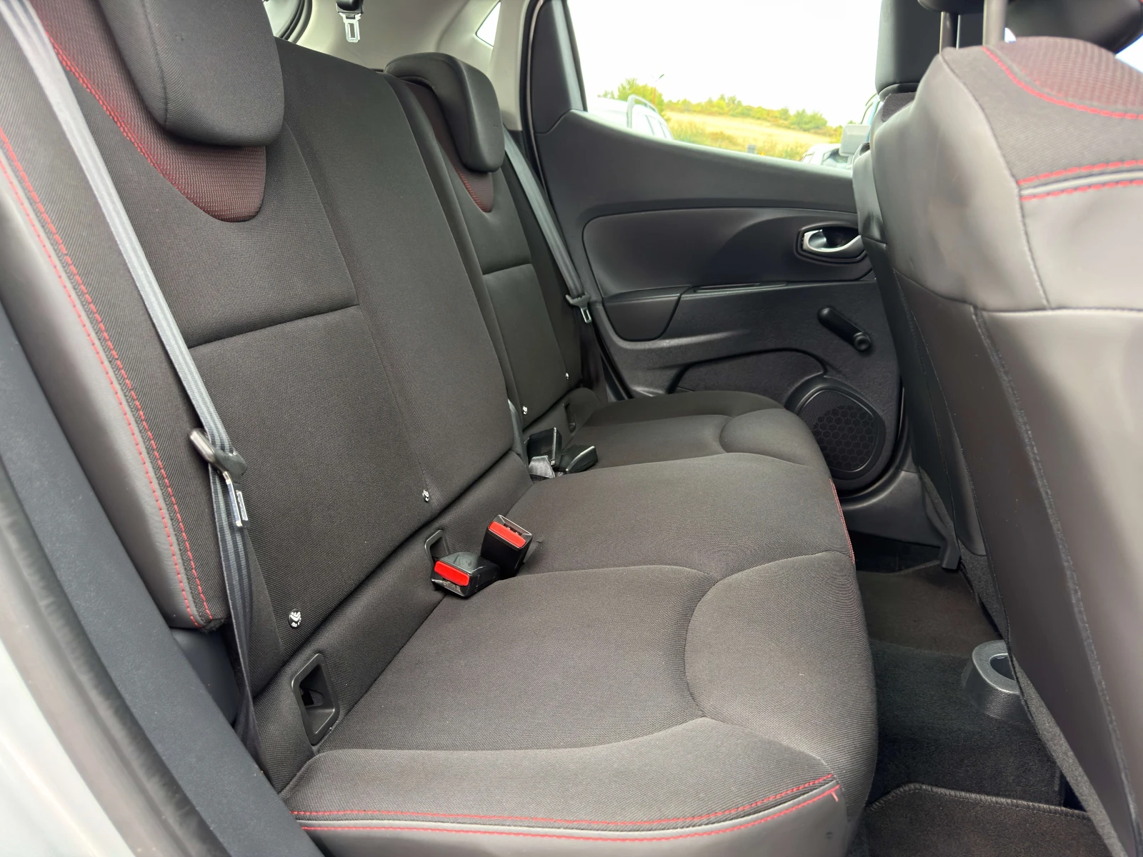 Renault Clio 1.5dCi E6 / РЕАЛНИ КМ / 1 - СОБСТВЕНИК/ БЕЗ РЪЖДА, снимка 7 - Автомобили и джипове - 56196373