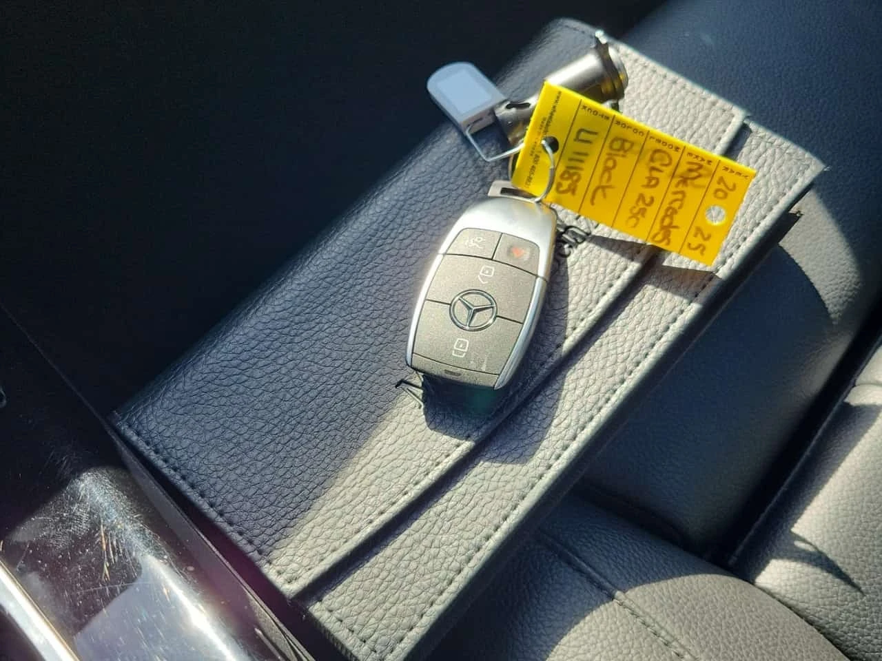 Mercedes-Benz CLA * 4MATIC * KEYLESS * ПОДГРЕВ * , снимка 10 - Автомобили и джипове - 56213481