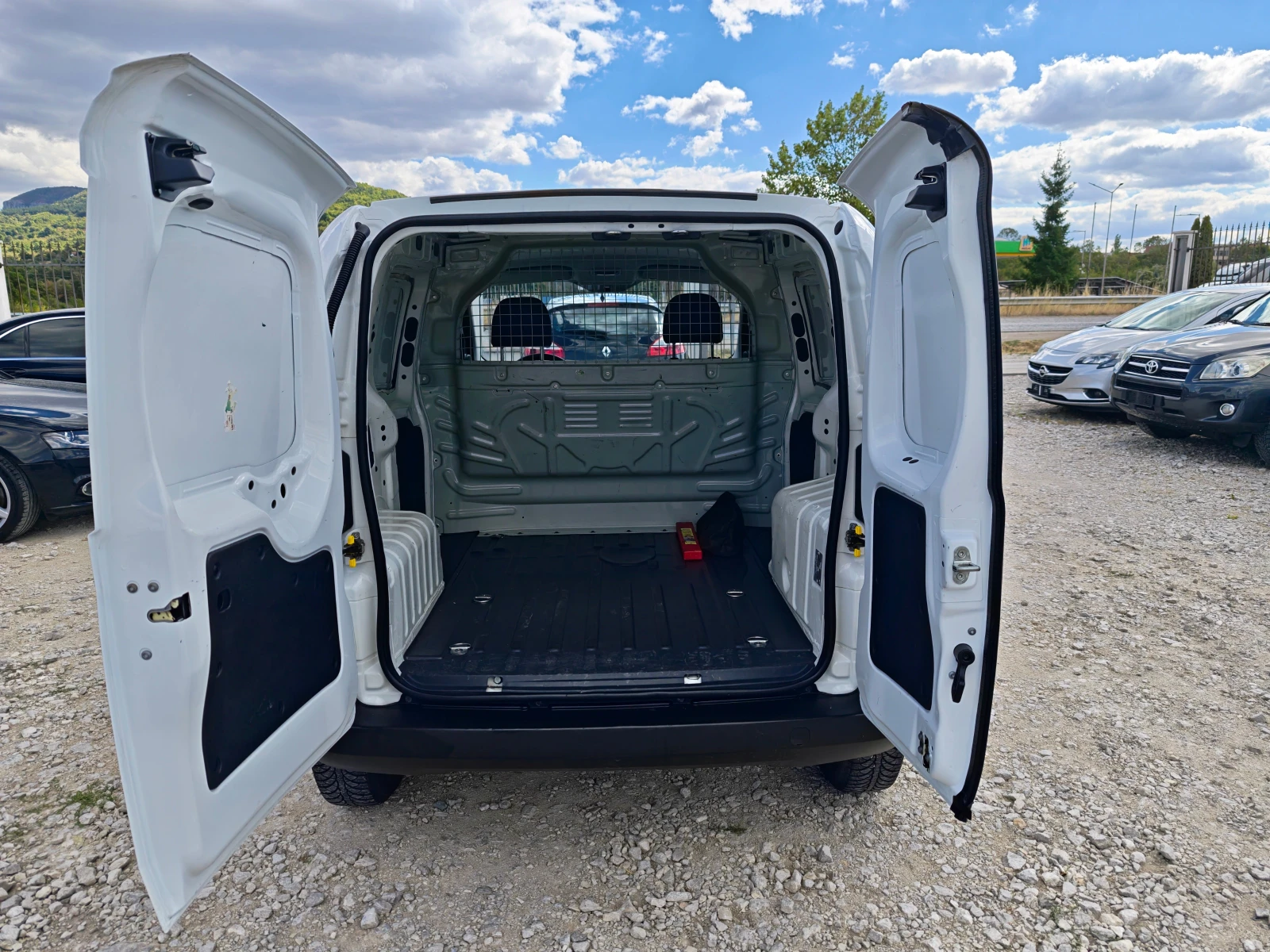 Peugeot Bipper 1.4 дизел, снимка 7 - Автомобили и джипове - 56213635
