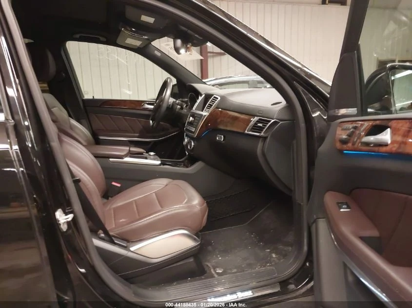 Mercedes-Benz GL 550 4.7l 4Matic - изображение 5