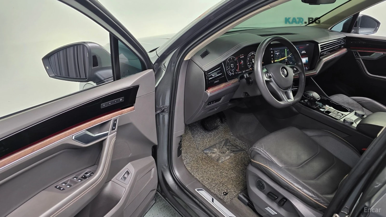 VW Touareg PRESTIGE / DIGITAL / ОБДУХ / ПАНОРАМА / ПОДГРЕВИ, снимка 10 - Автомобили и джипове - 54596002