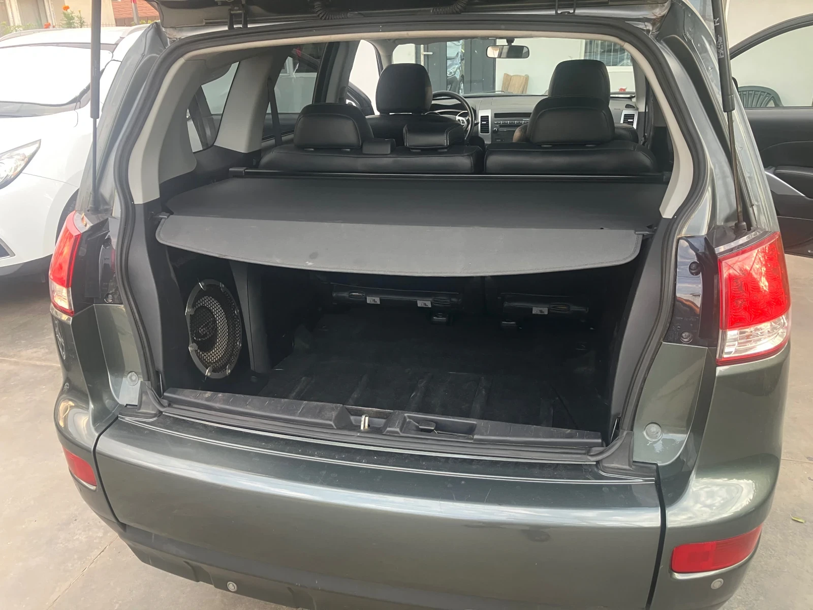 Citroen C-Crosser 2.4/Отличен/4х4, снимка 9 - Автомобили и джипове - 55709100