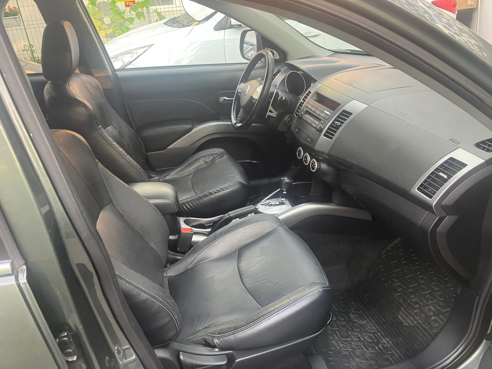 Citroen C-Crosser 2.4/Отличен/4х4, снимка 6 - Автомобили и джипове - 55709100