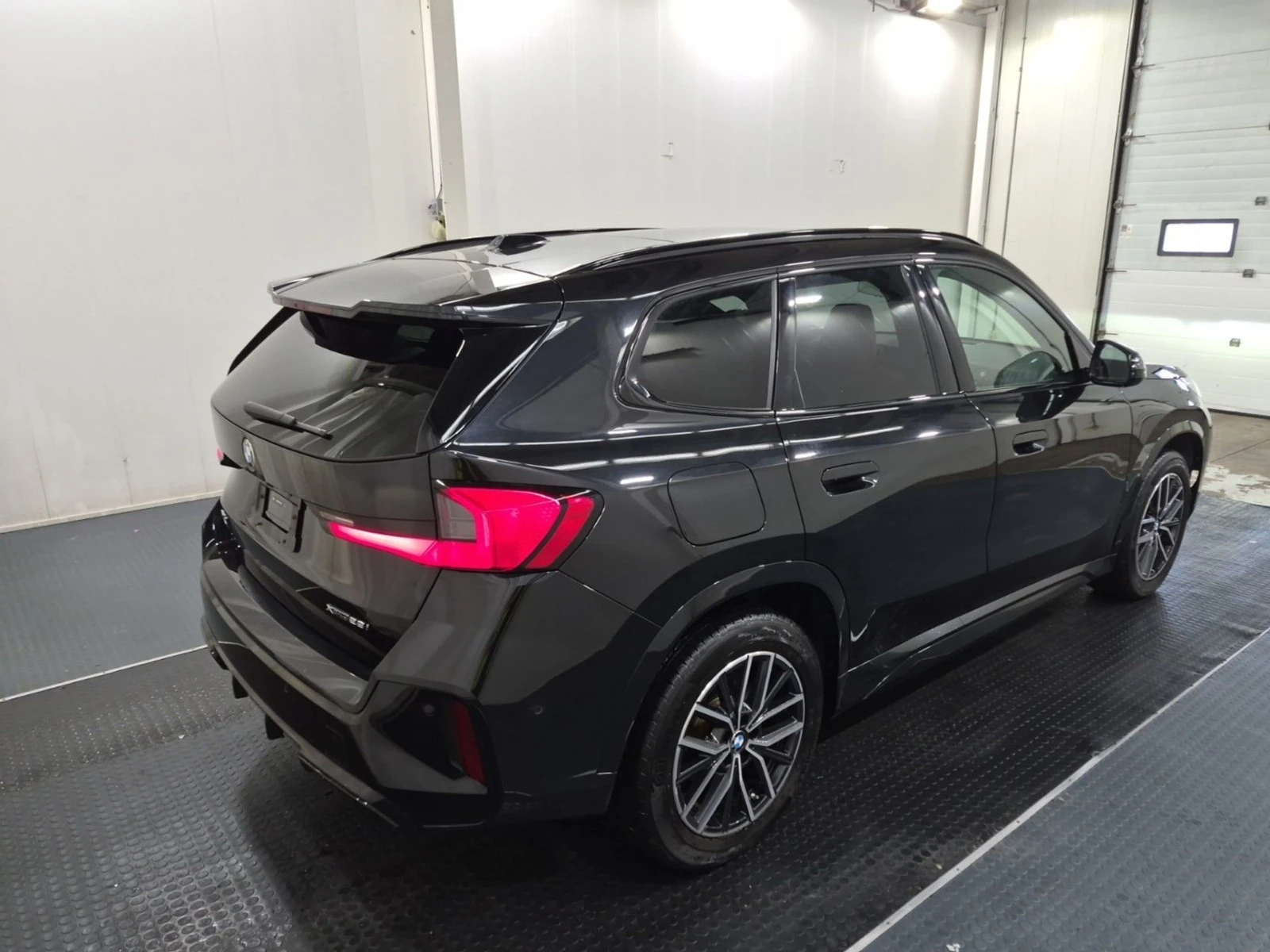 BMW X1 XDRIVE28I - M PKG - ПОДГРЕВИ - ПАНОРАМА, снимка 6 - Автомобили и джипове - 56567241