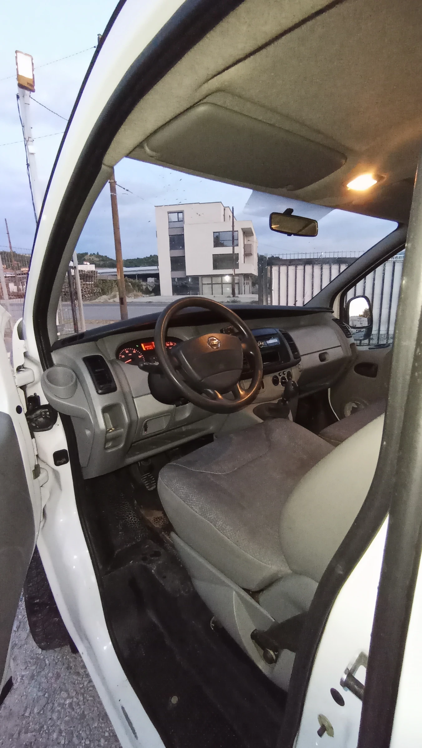 Nissan Primastar 1.9 dci 101 k.s. - изображение 8