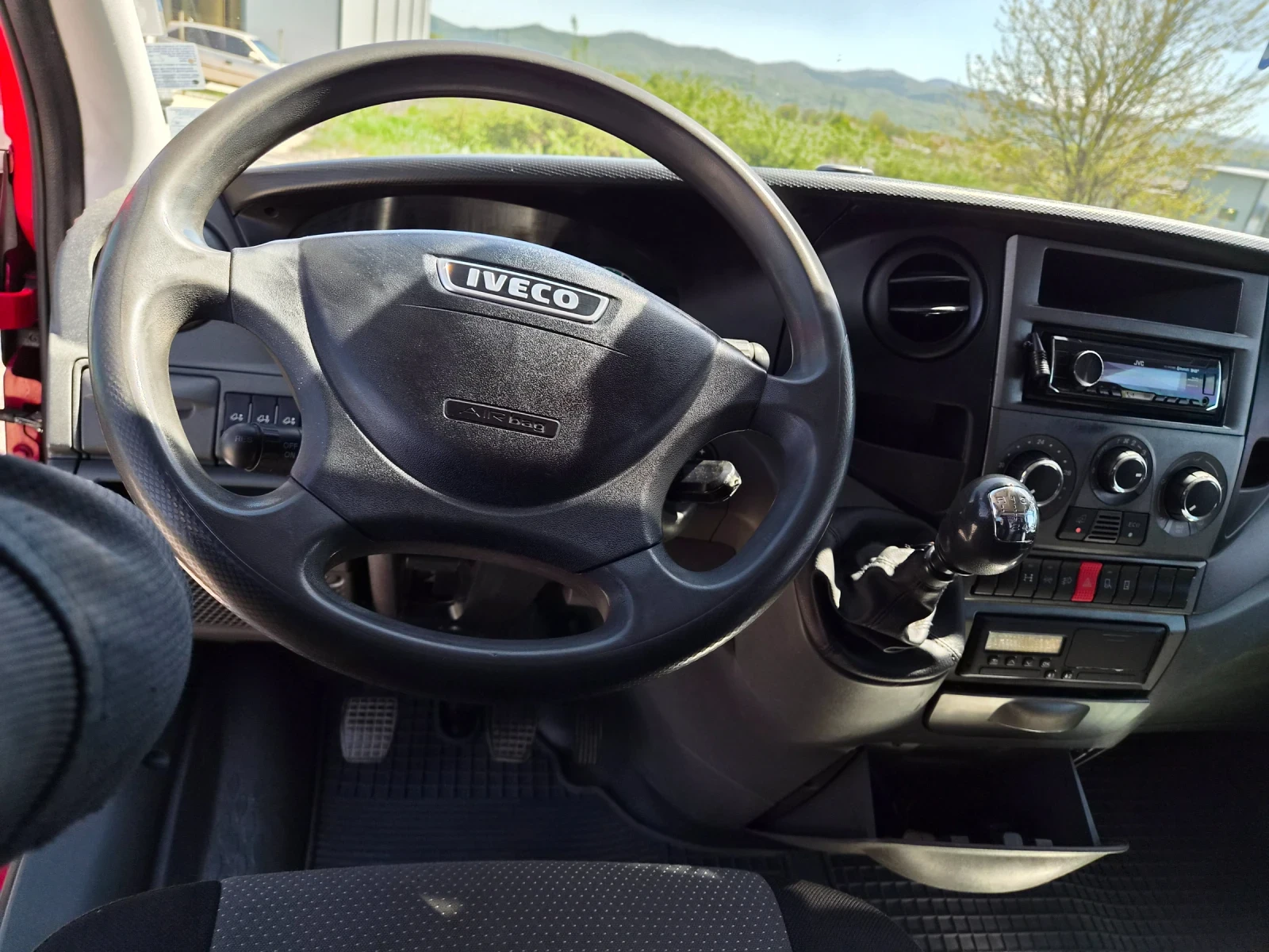 Iveco 35c15 Много запазен Тахо Смарт 2, снимка 12 - Бусове и автобуси - 54579998