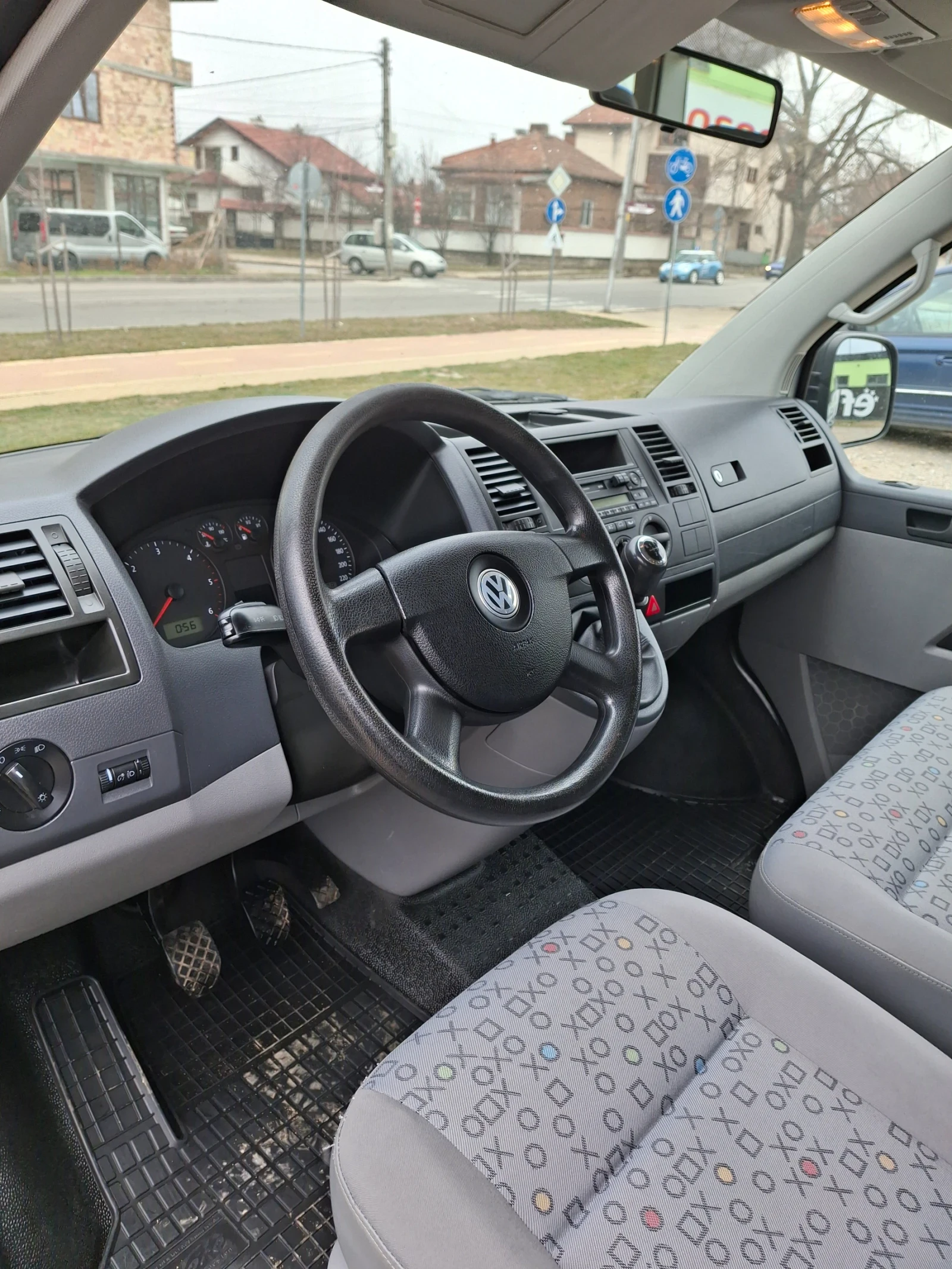 VW Caravelle, снимка 10 - Бусове и автобуси - 56252004