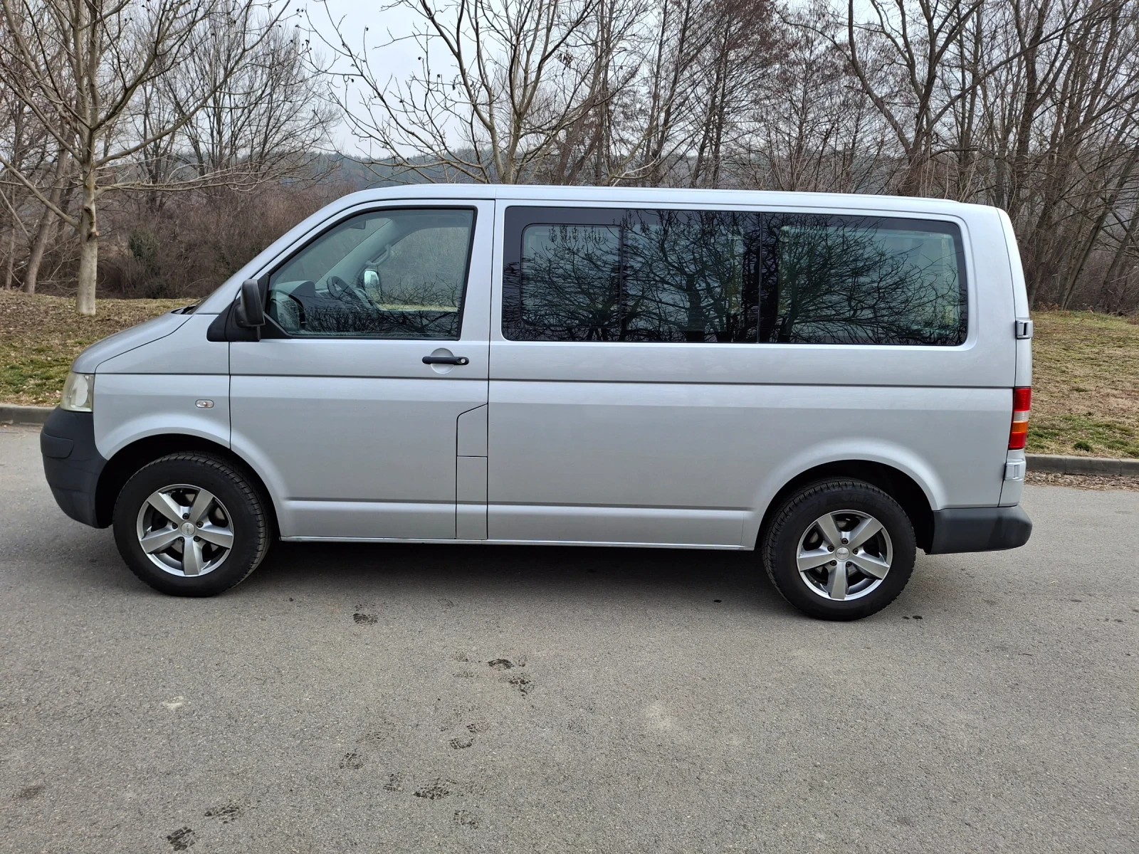 VW Caravelle, снимка 4 - Бусове и автобуси - 56252004